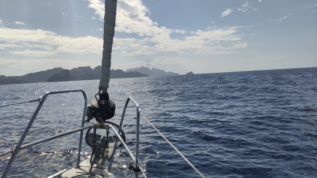 Yaw:246.76344,Pitch:-3.0328125884790627,Roll:1.8238150271898803